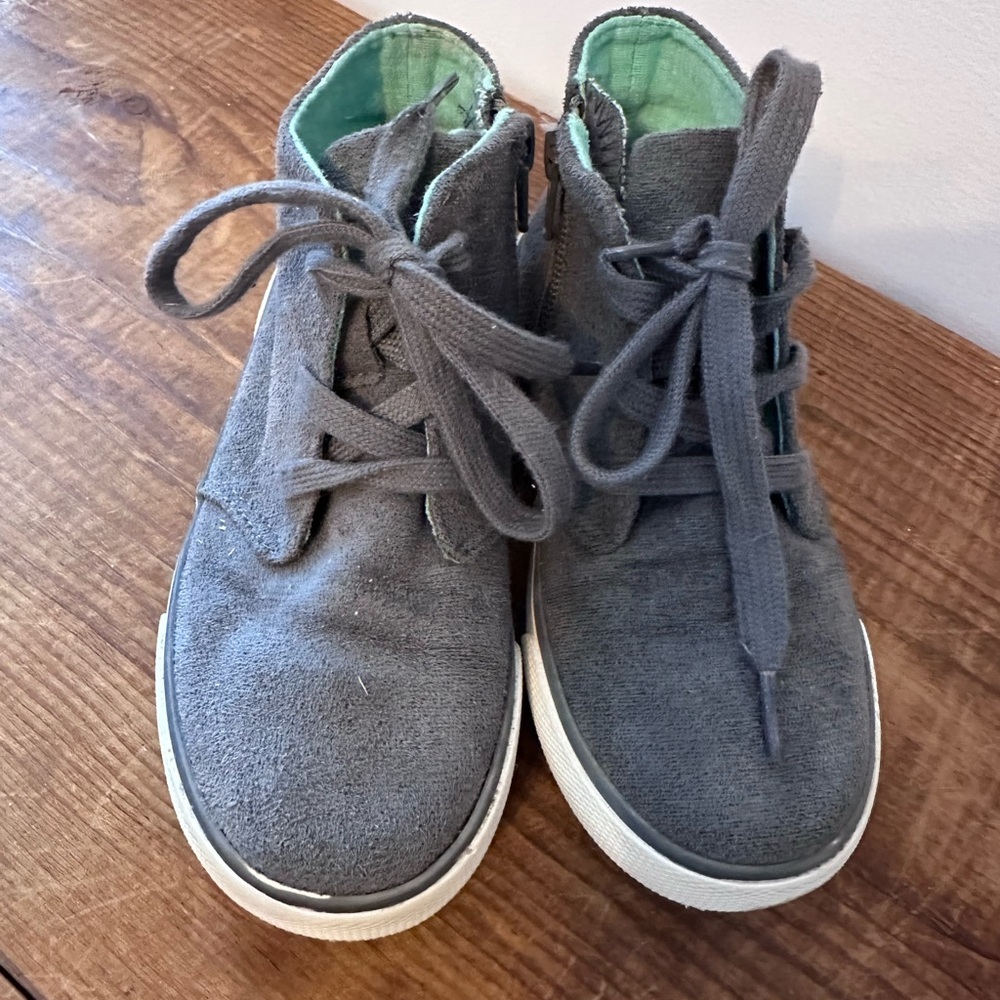 Boys Cat & Jack suede high-top Shoes - Picture 7 of 7